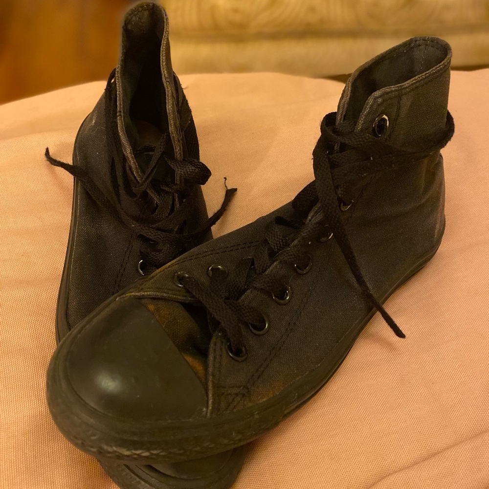 Black converse